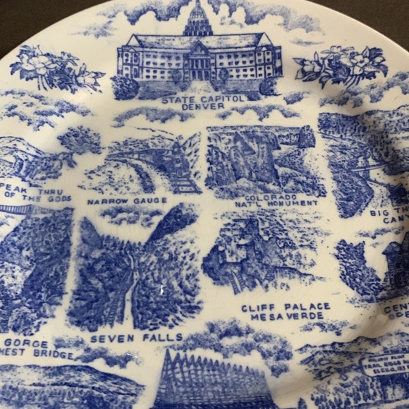 1960s Blue & White Ceramic Colorado Tourist Souvenir Collectible Display Plate - Picture 15 of 17